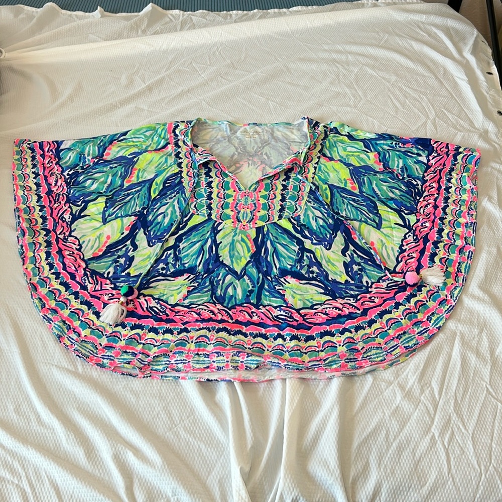 Lilly Pulitzer Britta Knit Tunic Swirling Seadream size XS
PROJECT due to hole - Picture 11 of 16